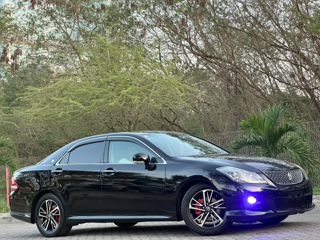 TOYOTA CROWN ATHLETES NEW